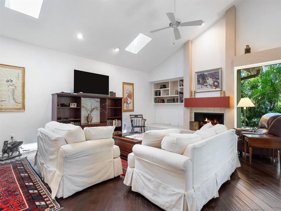 For Sale: $1,300,000 (3 beds, 2 baths, 2967 Square Feet)