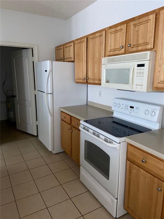 For Rent: $1,660 (1 beds, 1 baths, 858 Square Feet)