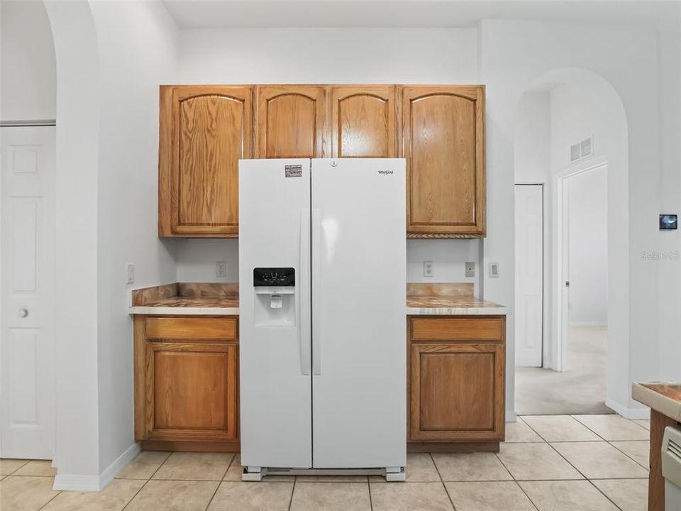 Kitchen w/Newer refrigerator