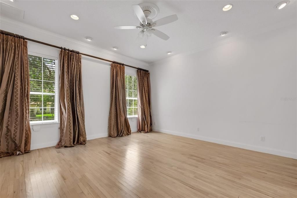 And the towering shade trees and tall windows all around flood this space with beautiful natural light.