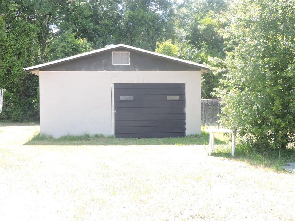 For Sale: $169,000 (3 beds, 2 baths, 1344 Square Feet)