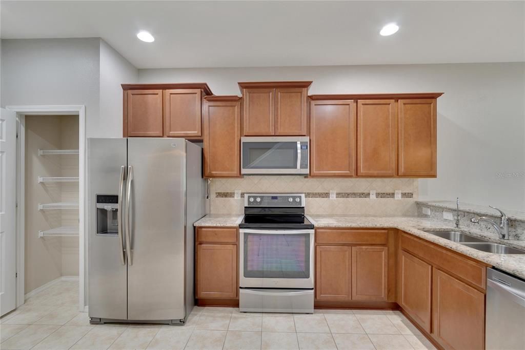 For Sale: $279,900 (2 beds, 2 baths, 1496 Square Feet)