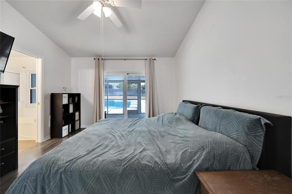 Active With Contract: $425,000 (4 beds, 2 baths, 1770 Square Feet)