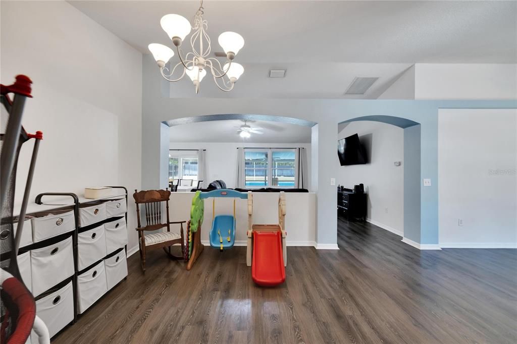 Active With Contract: $425,000 (4 beds, 2 baths, 1770 Square Feet)