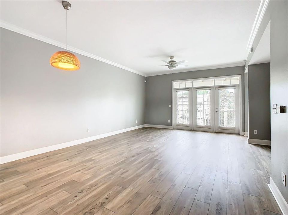 For Sale: $375,000 (2 beds, 2 baths, 1345 Square Feet)