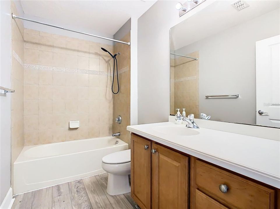 For Sale: $375,000 (2 beds, 2 baths, 1345 Square Feet)