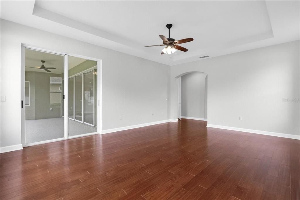 Master Bedroom w/Sliding Doors to Lanaii