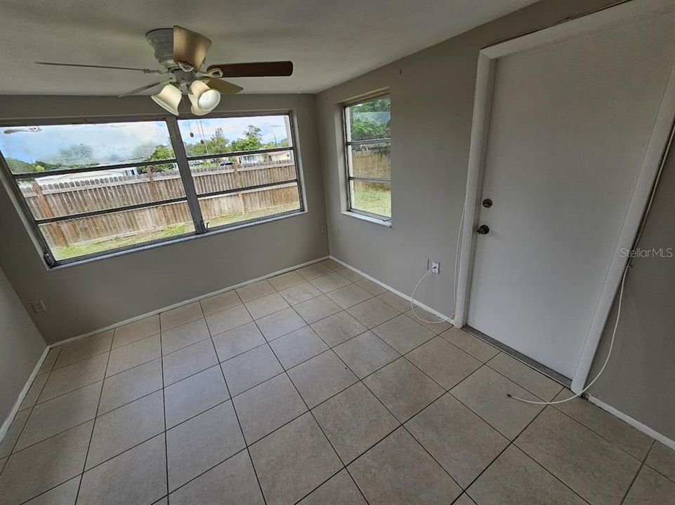 For Sale: $219,900 (3 beds, 2 baths, 1056 Square Feet)