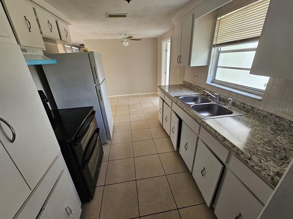 For Sale: $219,900 (3 beds, 2 baths, 1056 Square Feet)