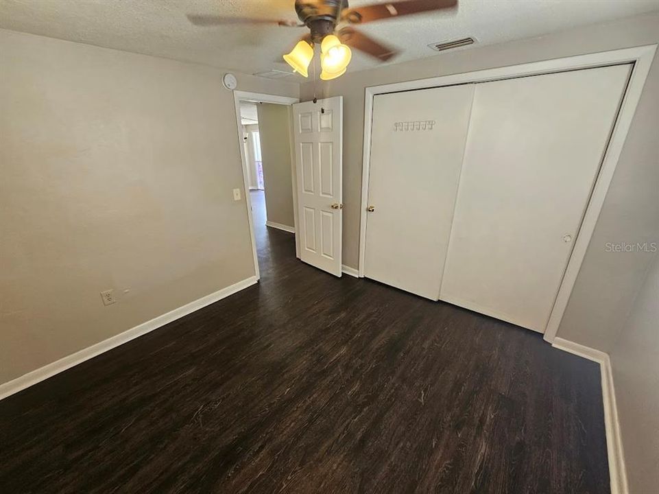 For Sale: $229,900 (4 beds, 2 baths, 975 Square Feet)