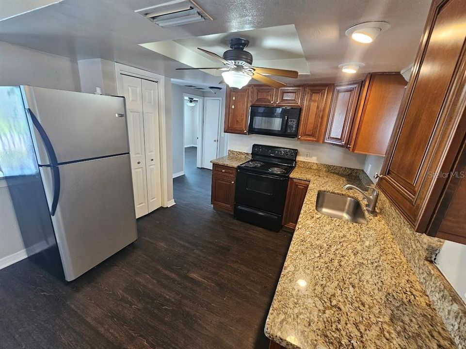 Active With Contract: $229,900 (4 beds, 2 baths, 975 Square Feet)