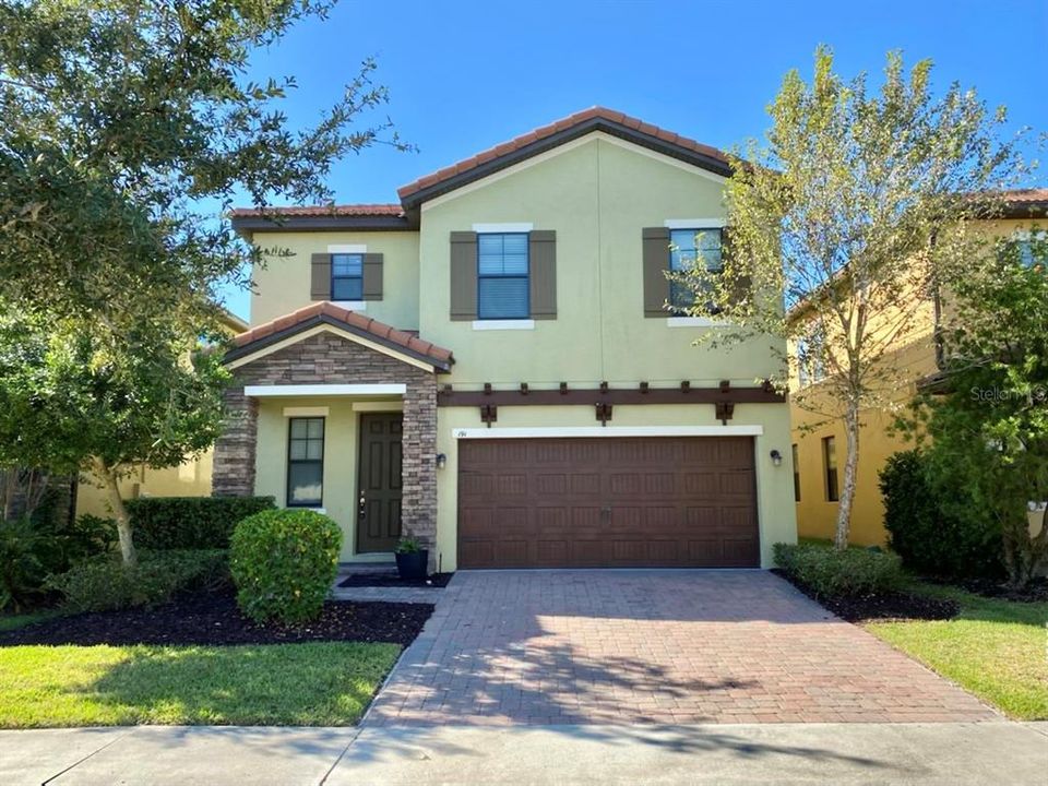 Active With Contract: $3,200 (5 beds, 3 baths, 2432 Square Feet)