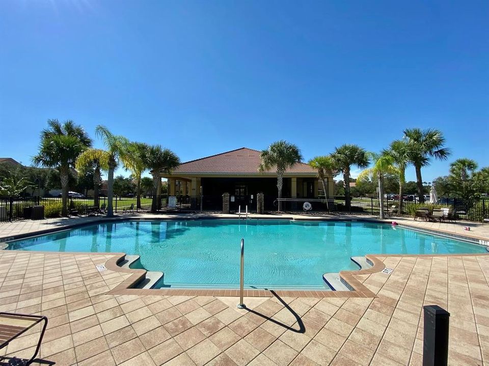 Active With Contract: $3,200 (5 beds, 3 baths, 2432 Square Feet)