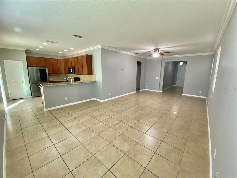 Active With Contract: $3,200 (5 beds, 3 baths, 2432 Square Feet)