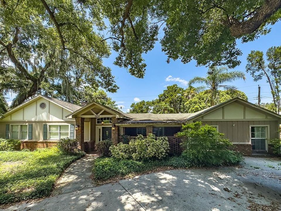 For Sale: $530,000 (3 beds, 2 baths, 2443 Square Feet)