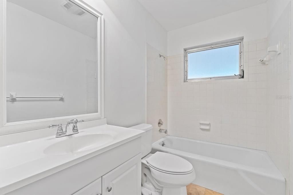 For Sale: $525,000 (2 beds, 2 baths, 1385 Square Feet)