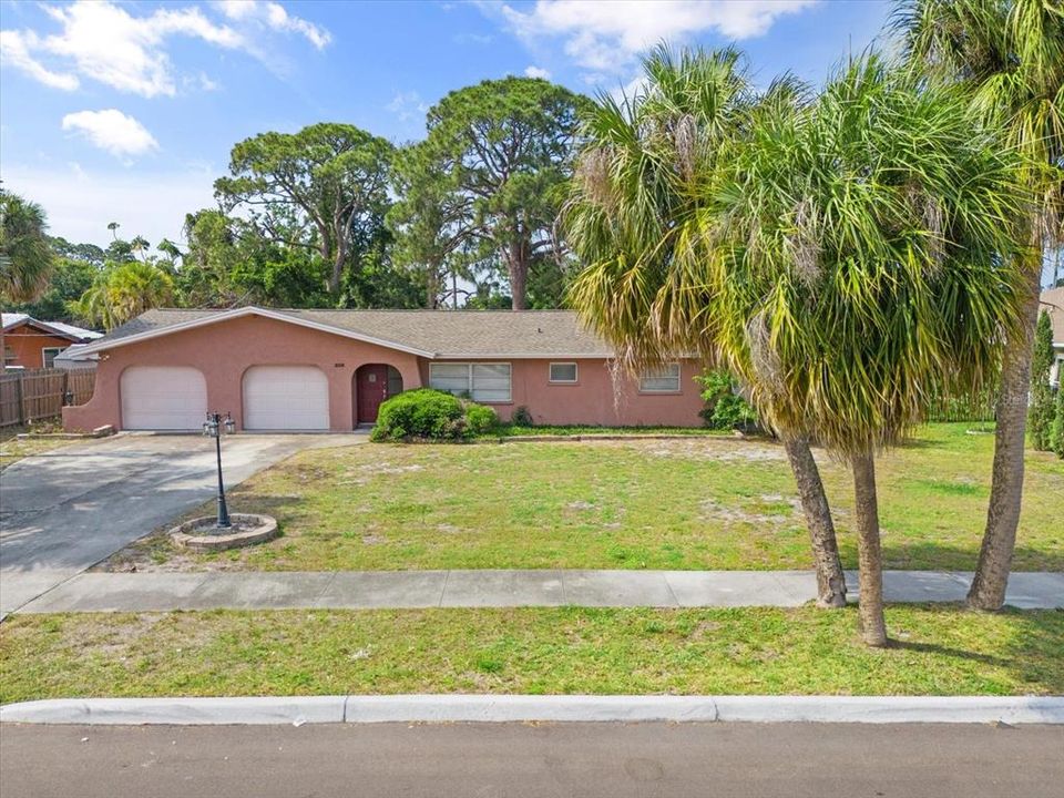 For Sale: $525,000 (2 beds, 2 baths, 1385 Square Feet)