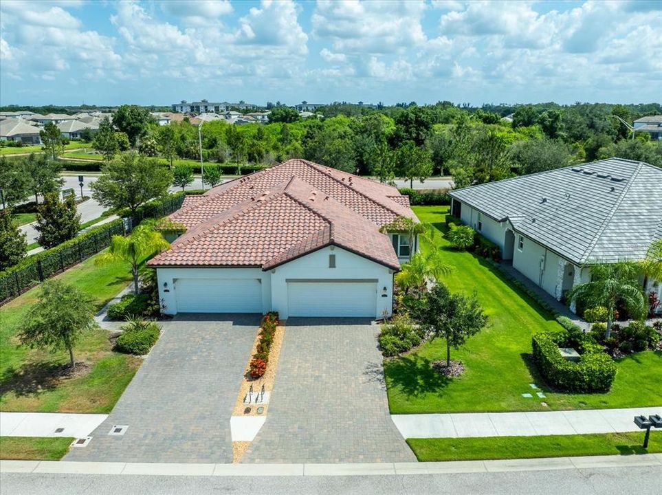 For Sale: $455,000 (3 beds, 2 baths, 1571 Square Feet)