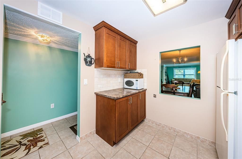 For Sale: $169,900 (2 beds, 2 baths, 1098 Square Feet)