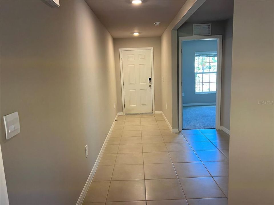 For Rent: $2,100 (3 beds, 2 baths, 1389 Square Feet)