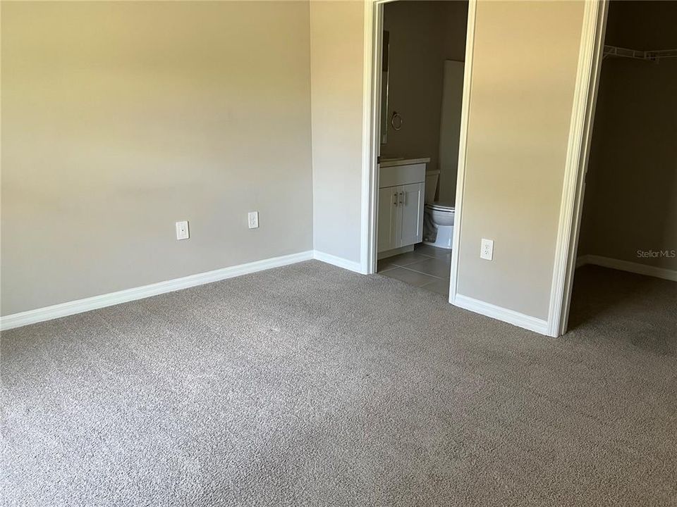 For Rent: $2,100 (3 beds, 2 baths, 1389 Square Feet)