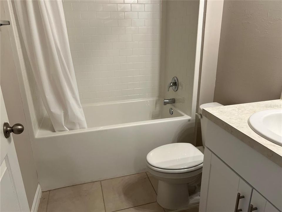 For Rent: $2,100 (3 beds, 2 baths, 1389 Square Feet)