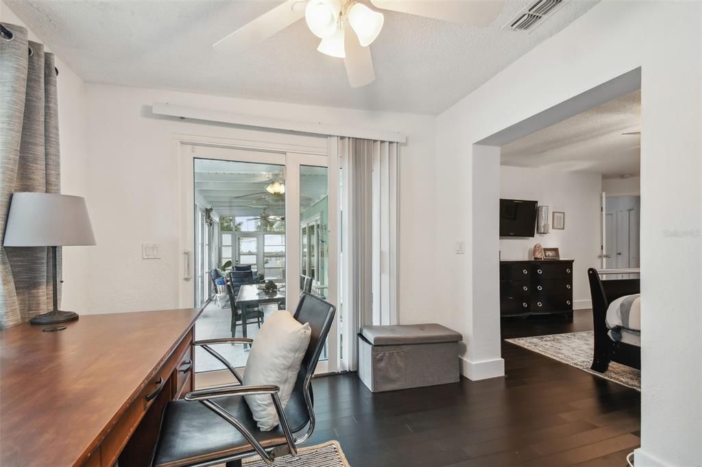 Active With Contract: $529,000 (3 beds, 2 baths, 1464 Square Feet)