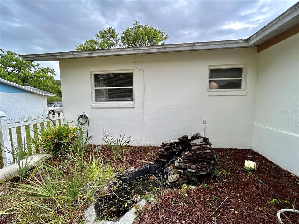 Active With Contract: $175,000 (2 beds, 2 baths, 1218 Square Feet)