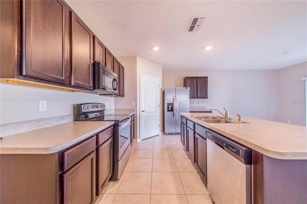 For Sale: $325,000 (4 beds, 2 baths, 1851 Square Feet)