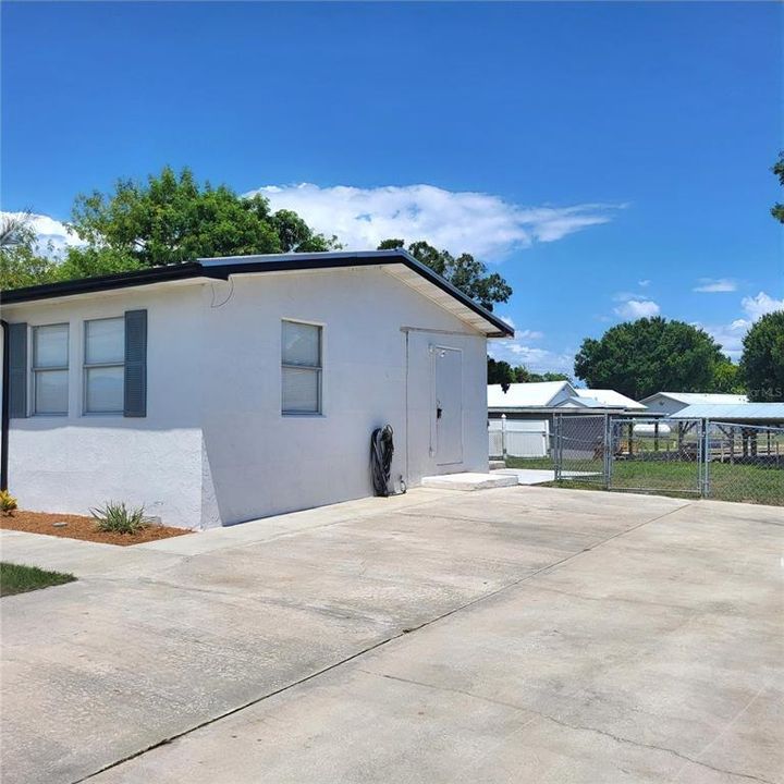 Recently Sold: $229,900 (2 beds, 1 baths, 1032 Square Feet)