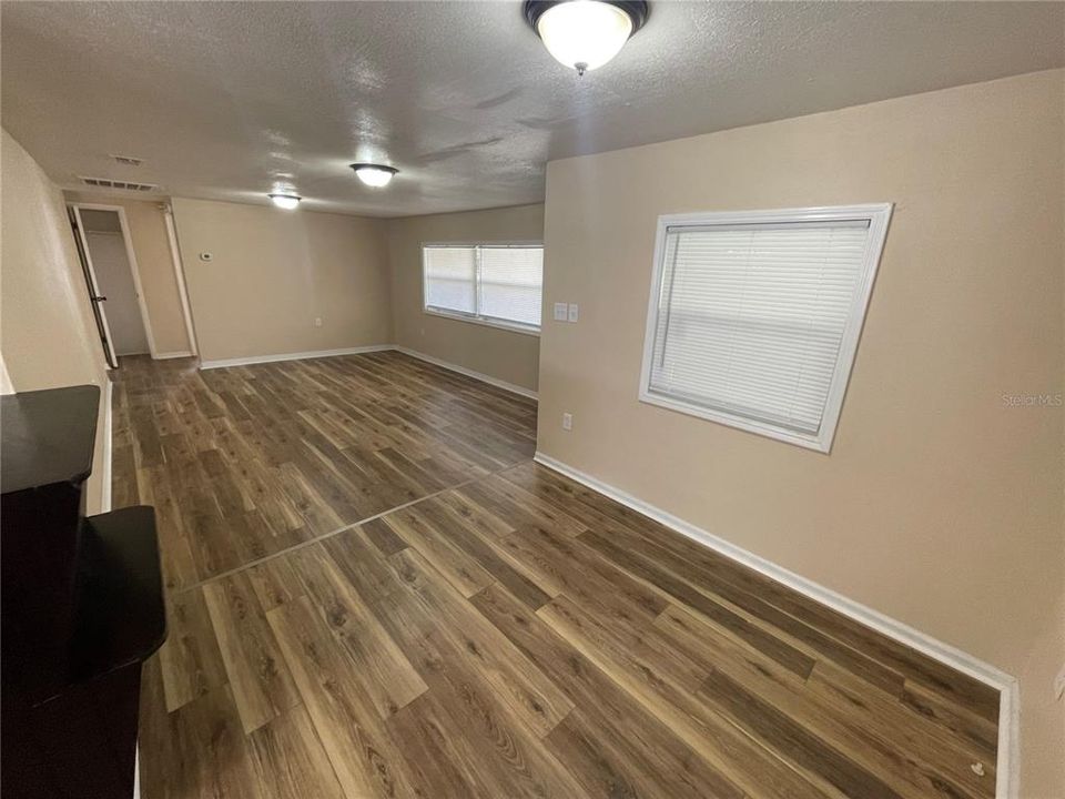 For Sale: $234,900 (3 beds, 1 baths, 928 Square Feet)