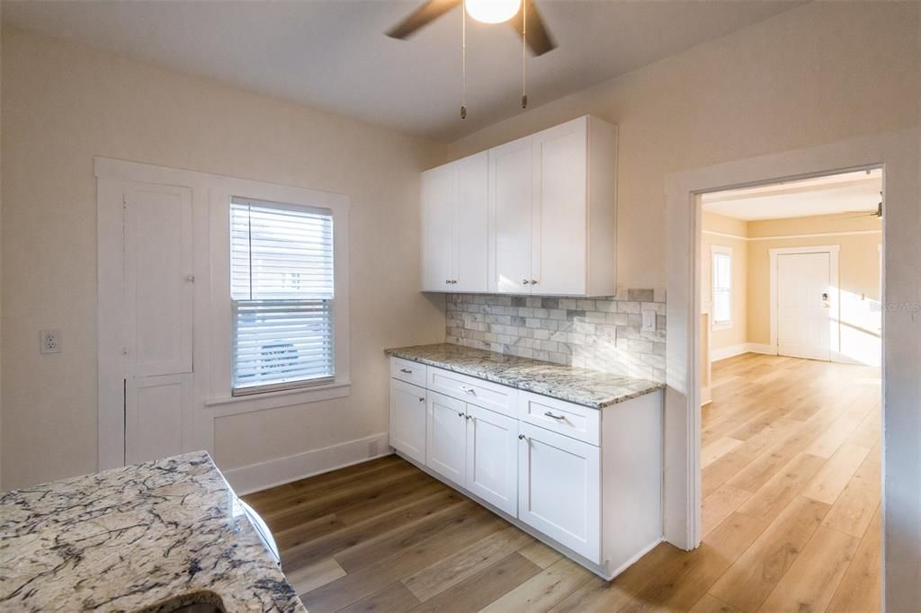 For Rent: $2,850 (2 beds, 1 baths, 1092 Square Feet)