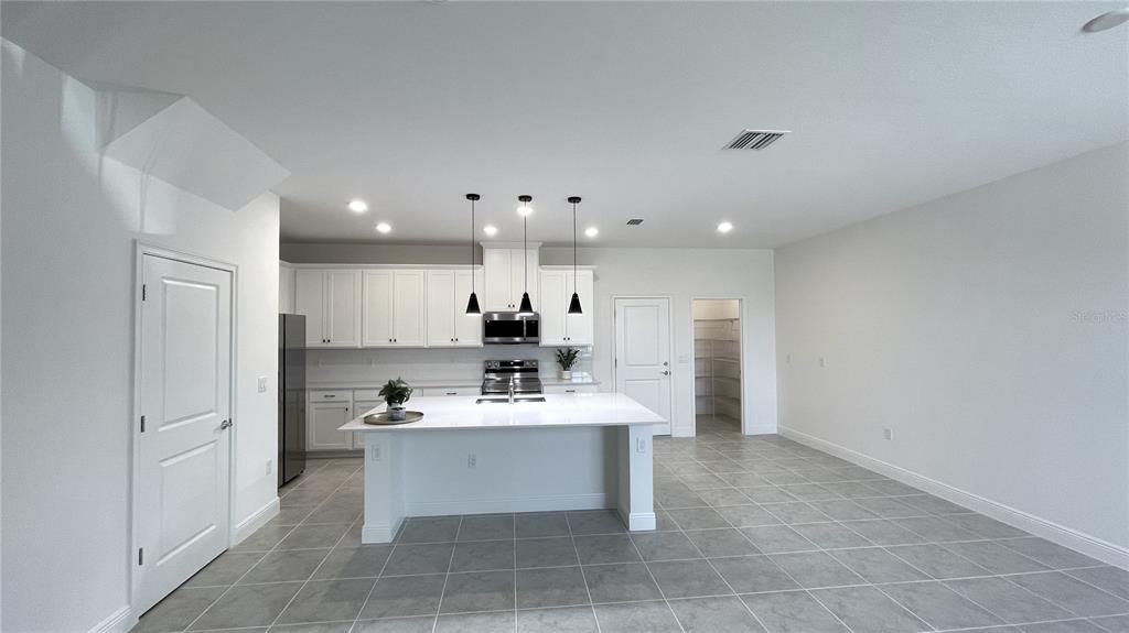 Active With Contract: $2,250 (3 beds, 2 baths, 1624 Square Feet)