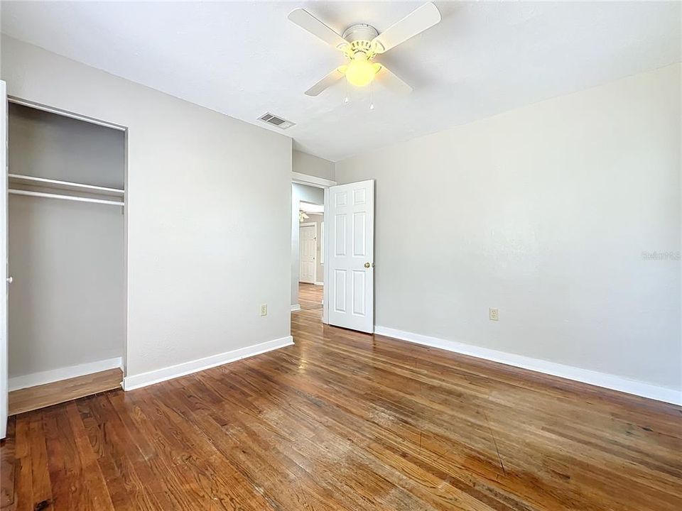 For Sale: $245,000 (2 beds, 1 baths, 874 Square Feet)