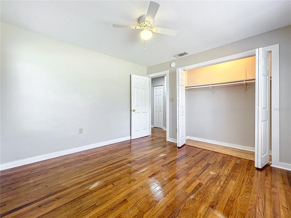 For Sale: $245,000 (2 beds, 1 baths, 874 Square Feet)