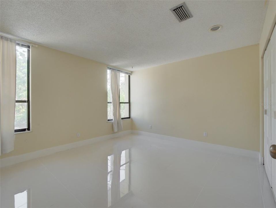 Active With Contract: $3,495 (3 beds, 2 baths, 1780 Square Feet)