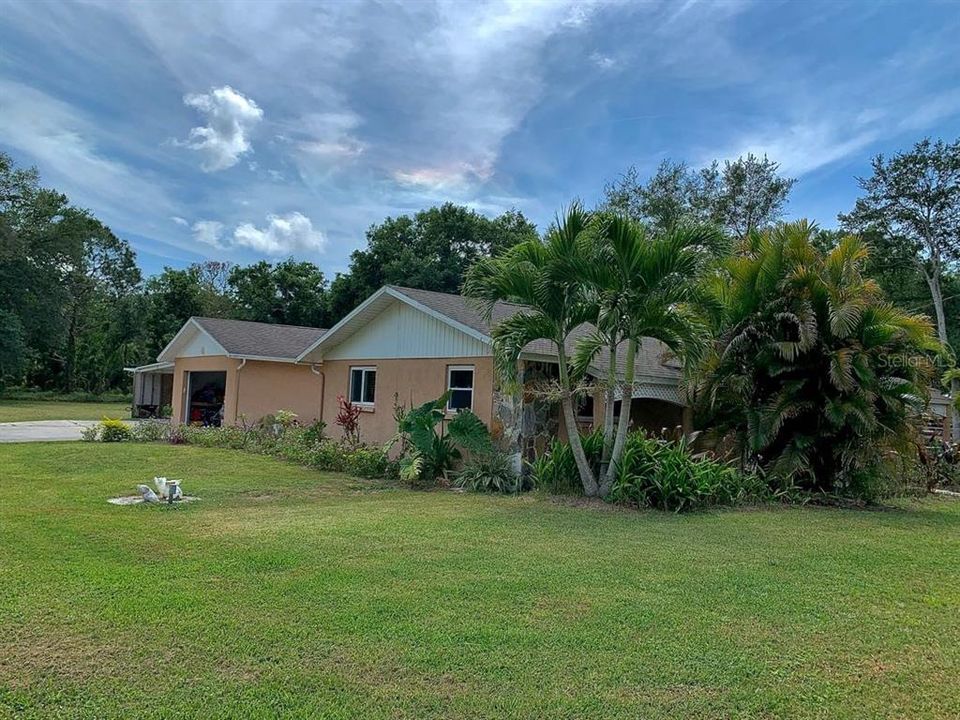 Active With Contract: $899,000 (5 beds, 3 baths, 2970 Square Feet)