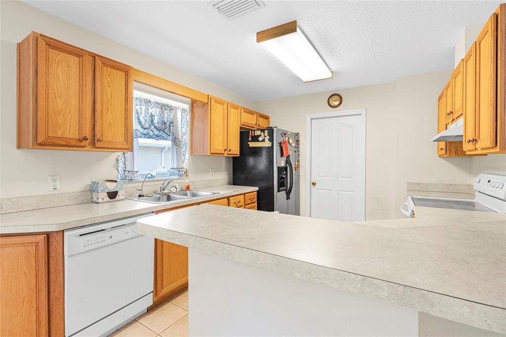 For Sale: $239,900 (2 beds, 2 baths, 1263 Square Feet)