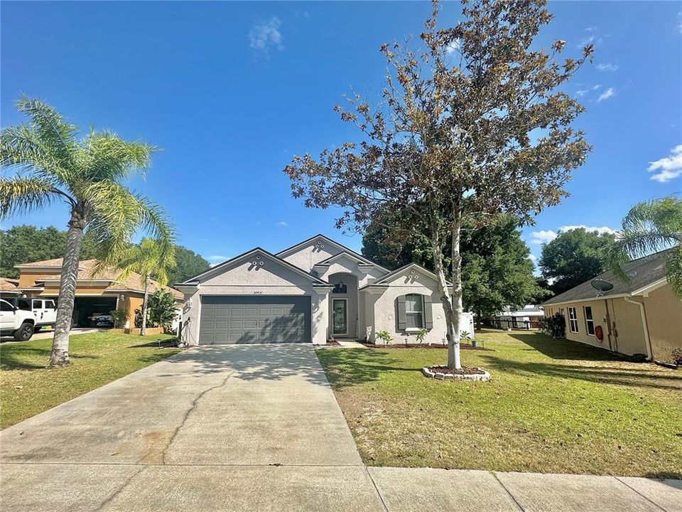 Active With Contract: $384,000 (3 beds, 2 baths, 1488 Square Feet)