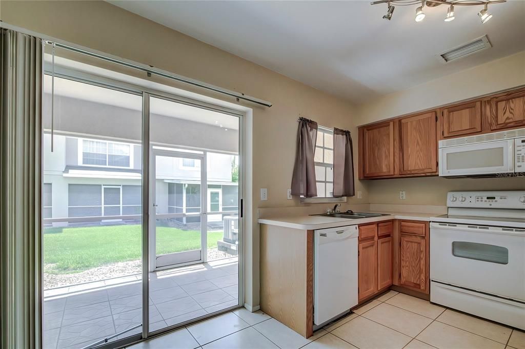 For Sale: $270,000 (2 beds, 2 baths, 1396 Square Feet)