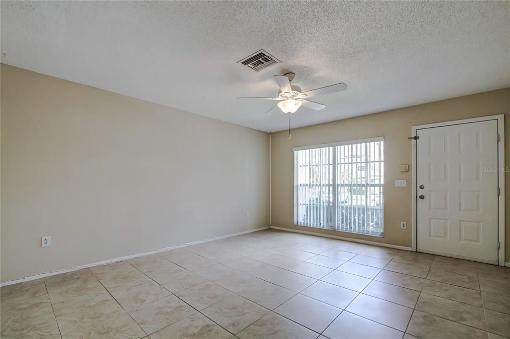 For Sale: $270,000 (2 beds, 2 baths, 1396 Square Feet)