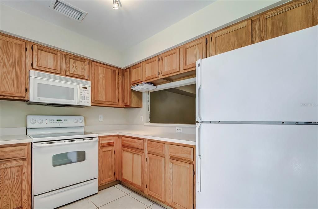 For Sale: $270,000 (2 beds, 2 baths, 1396 Square Feet)