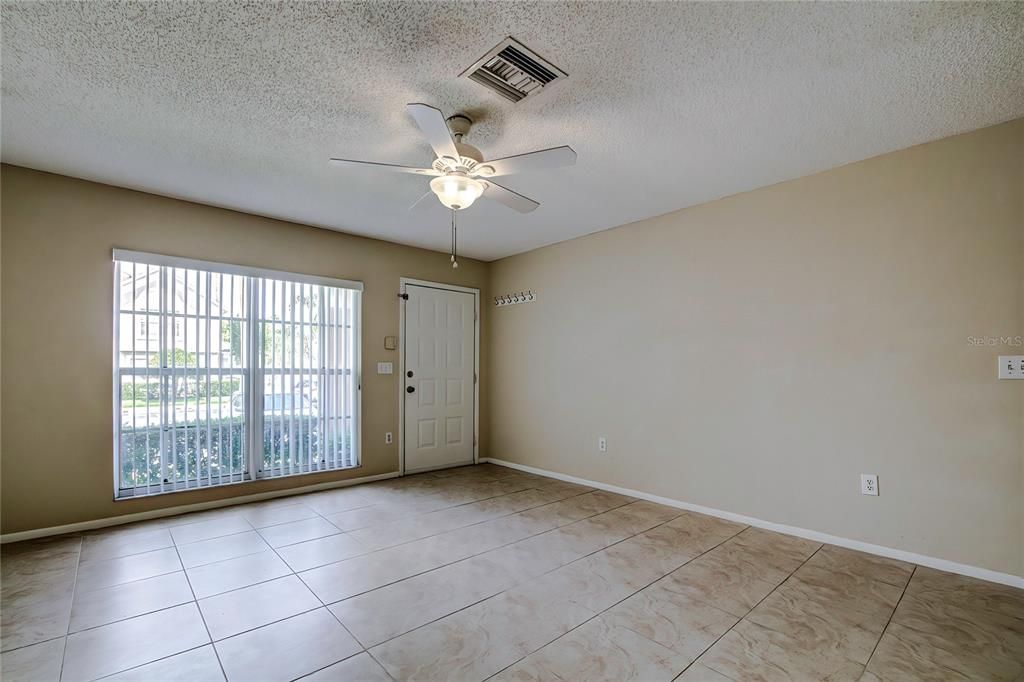 For Sale: $270,000 (2 beds, 2 baths, 1396 Square Feet)