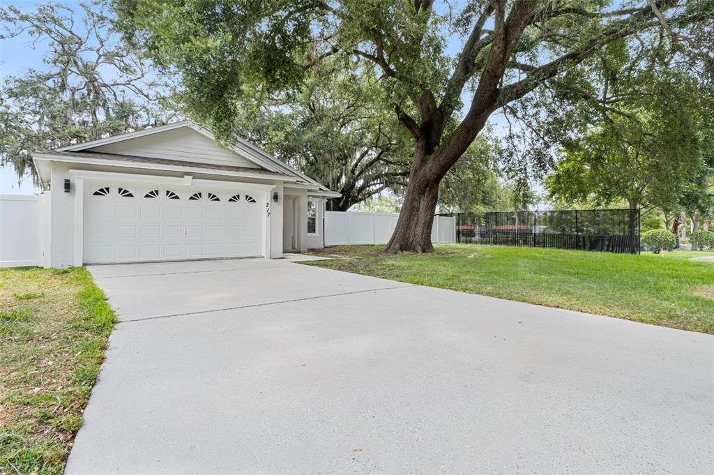 Active With Contract: $309,900 (3 beds, 2 baths, 1318 Square Feet)