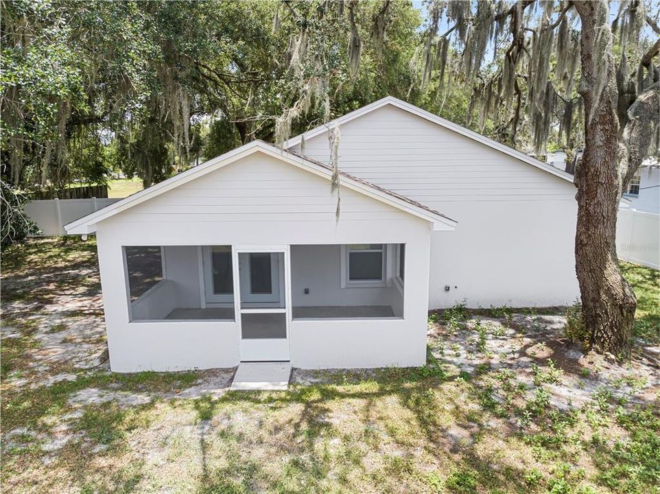 Active With Contract: $309,900 (3 beds, 2 baths, 1318 Square Feet)