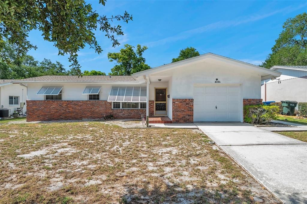 Recently Sold: $320,000 (2 beds, 1 baths, 1122 Square Feet)