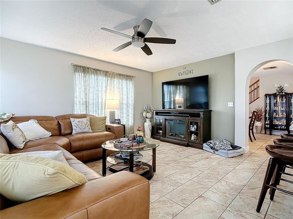 For Sale: $445,000 (4 beds, 2 baths, 2096 Square Feet)