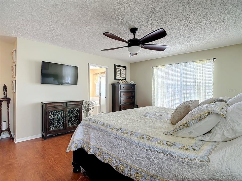 For Sale: $445,000 (4 beds, 2 baths, 2096 Square Feet)