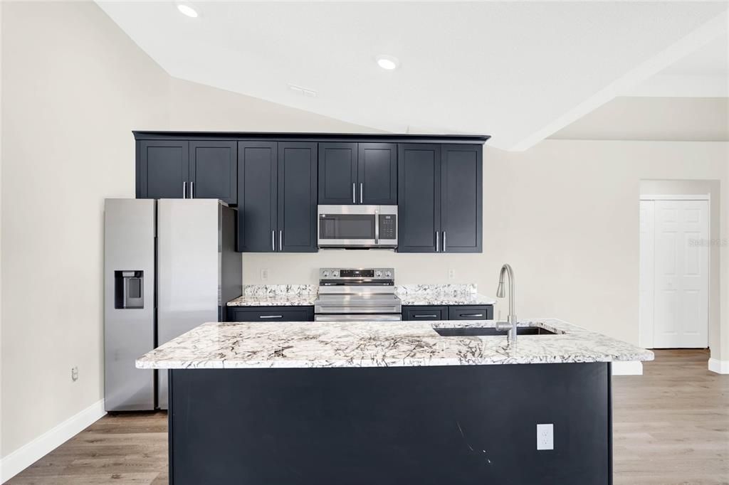 Active With Contract: $345,000 (3 beds, 2 baths, 1515 Square Feet)