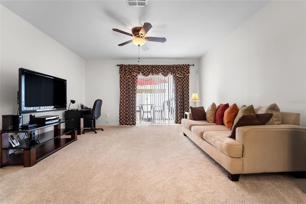 For Sale: $269,500 (2 beds, 2 baths, 1292 Square Feet)